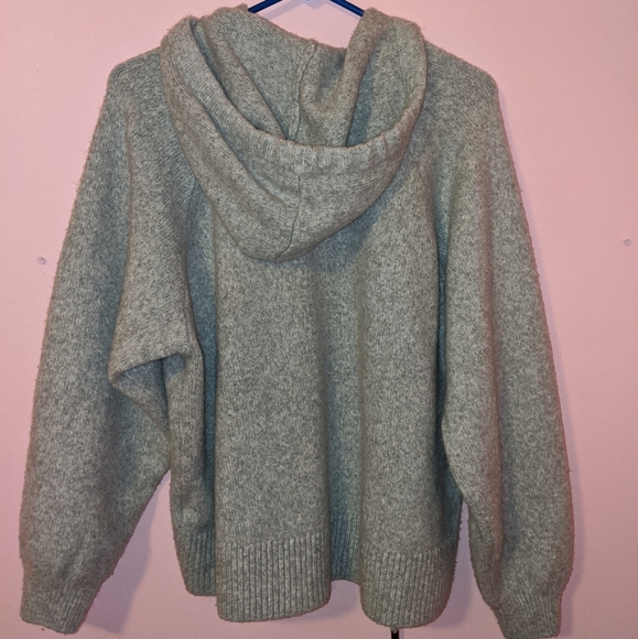 Heathered Gray Oversized Knit Sweater - Picture 4 of 4